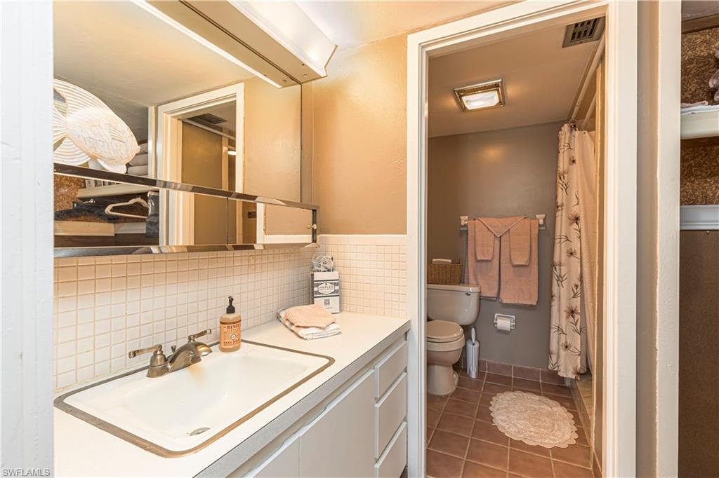 2244 Winkler AVE 108 photo 13
