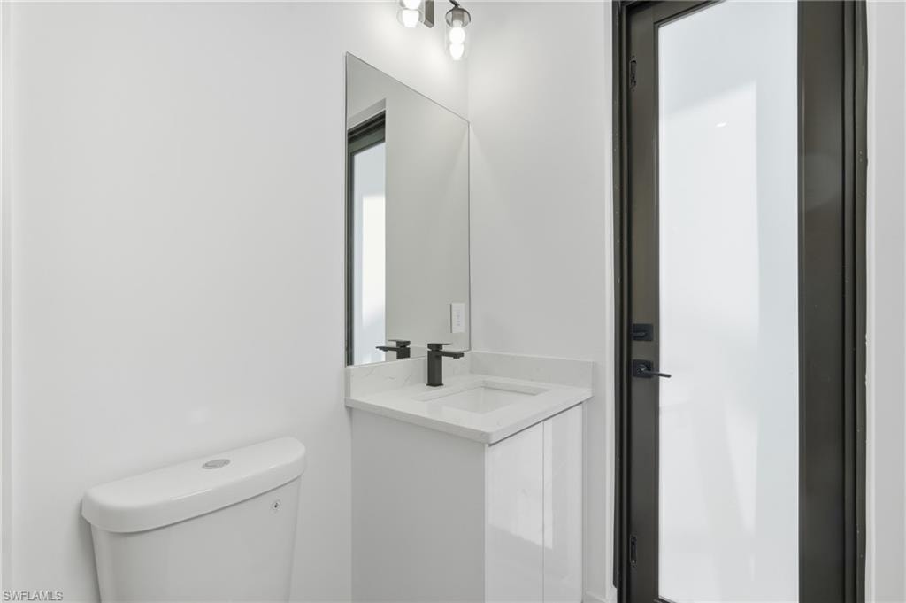 2305 SW 15th PL photo 32
