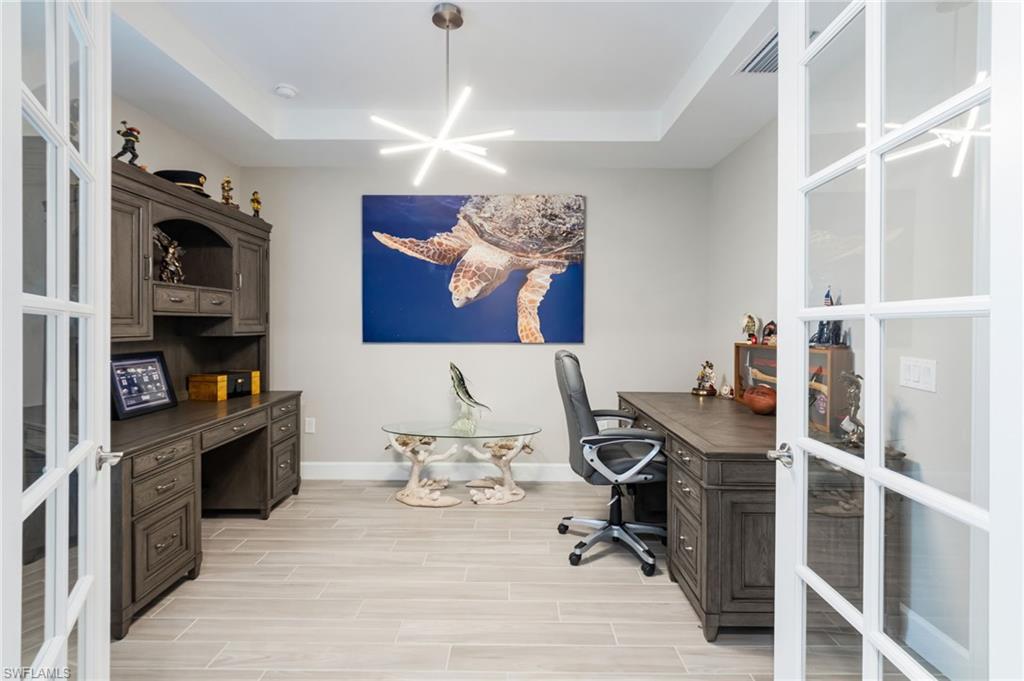 Office/Guest Bedroom 4