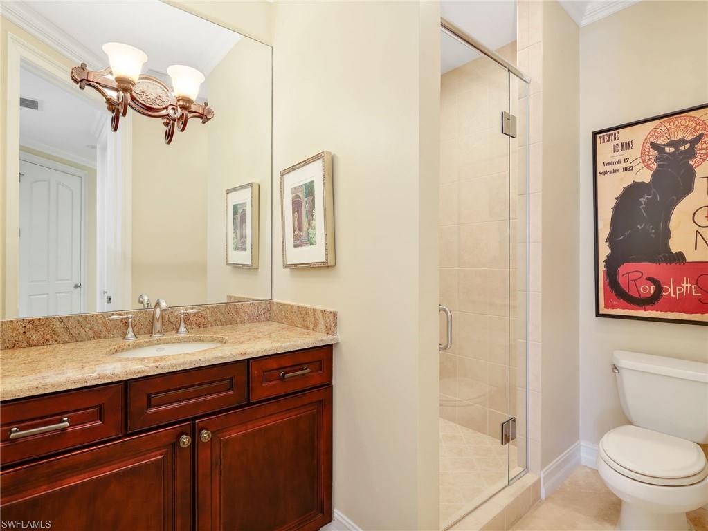 Guest Bathroom across from the Guest bedroom