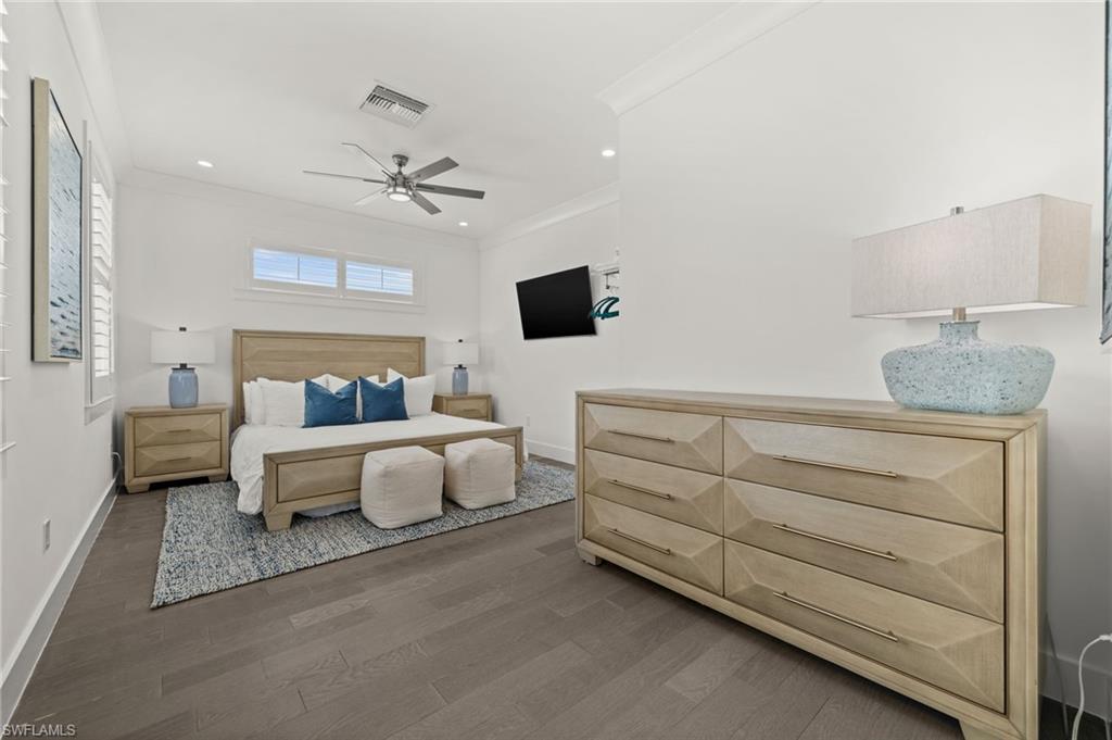 Upstairs bedroom 2