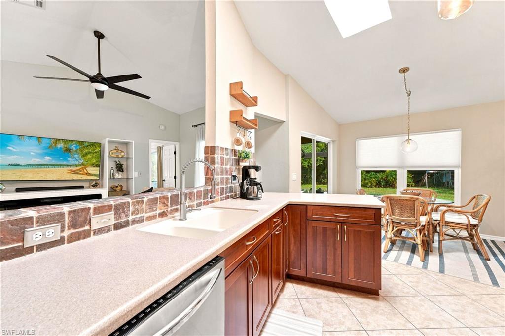 18918 Cypress View DR photo 12