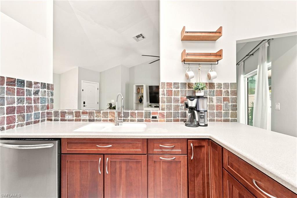 18918 Cypress View DR photo 11