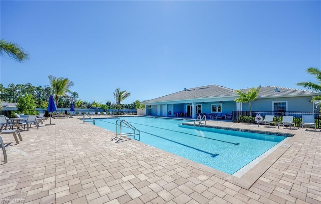 HUGE POOL WITH LAP LANES