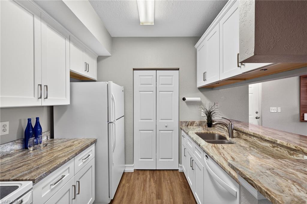 6481 Aragon WAY 304 photo 9