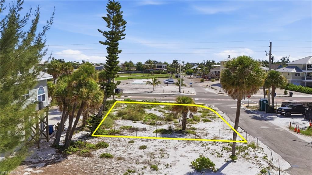 5698 Estero BLVD photo 15