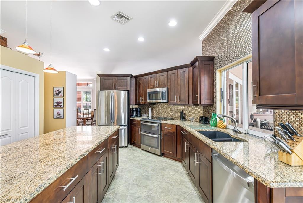 9311 Cedar Creek DR photo 8