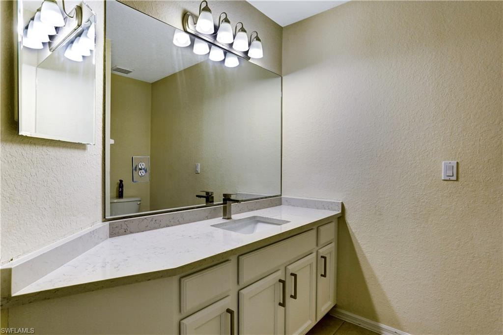 Upstairs guest bathroom
