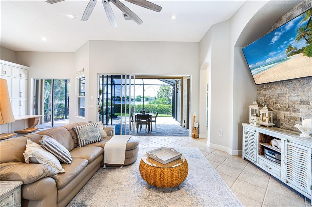 5589 Whispering Willow WAY