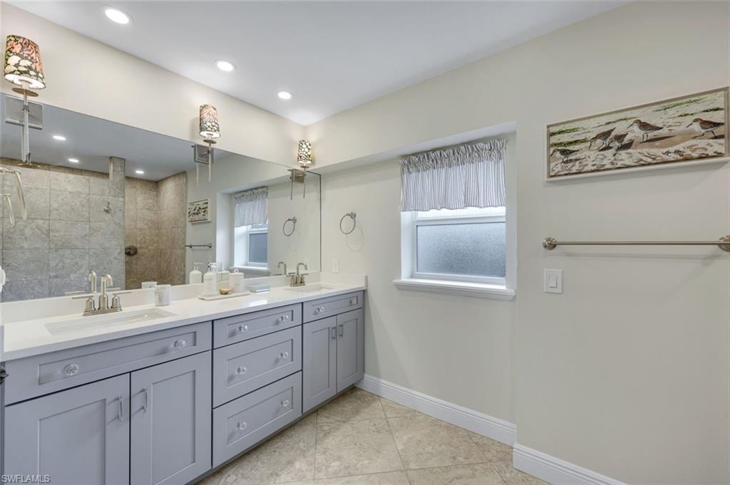 517 Parkwood LN photo 11