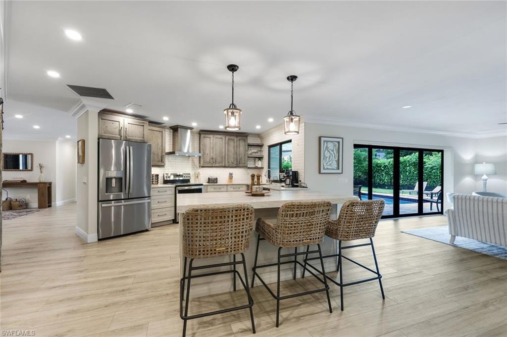 517 Parkwood LN photo 8