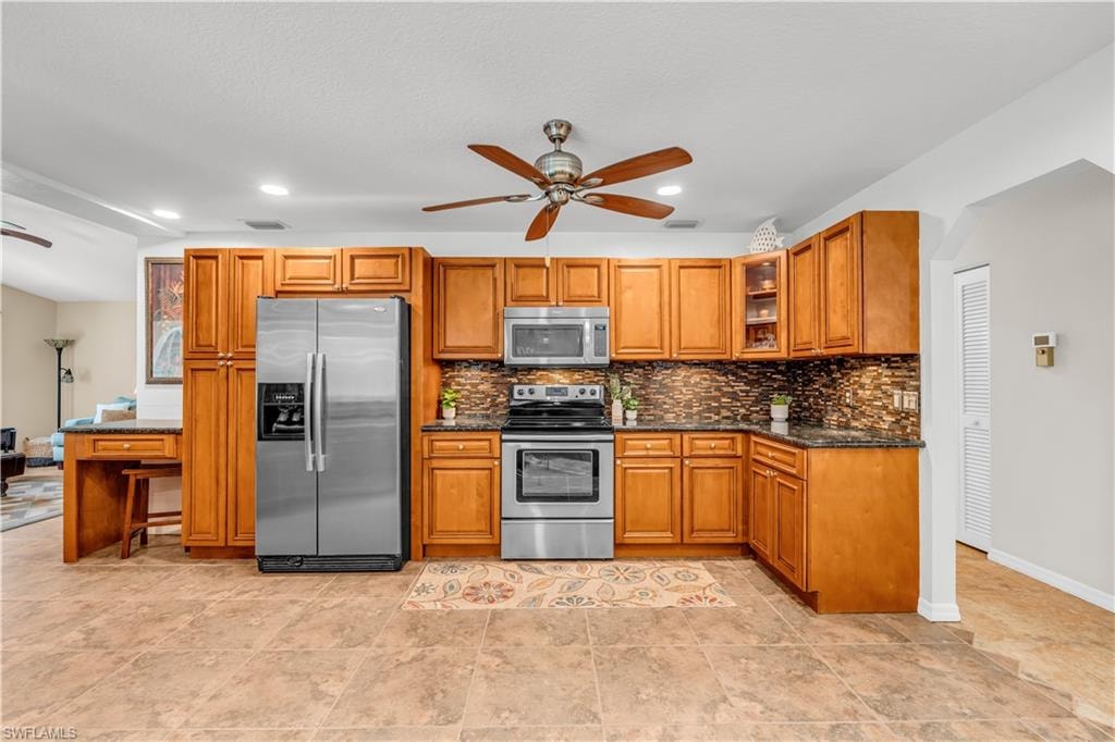 19217 Abhenry CIR photo 10