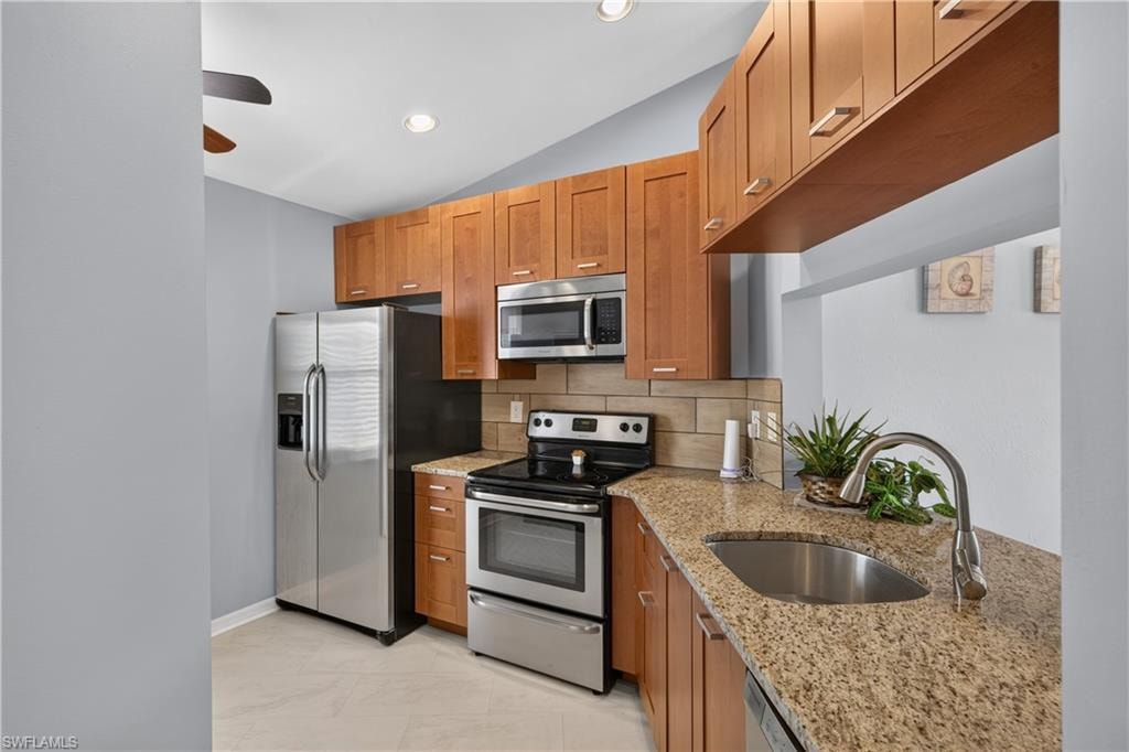 12065 Summergate CIR 203 photo 10