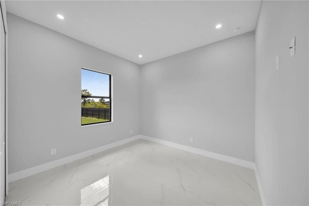 136 Pageant ST photo 26