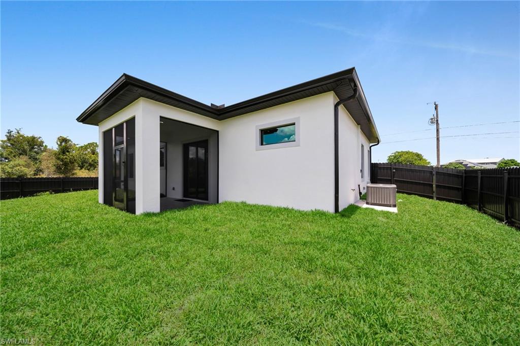 136 Pageant ST photo 38