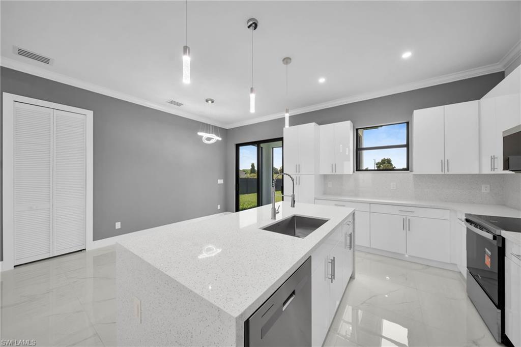136 Pageant ST photo 14