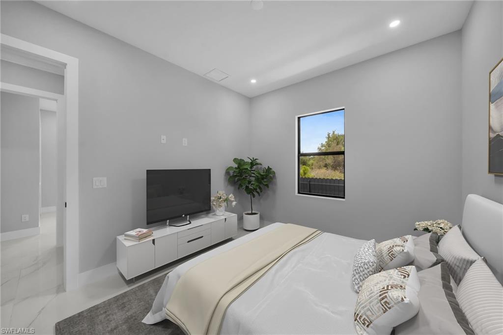 136 Pageant ST photo 21