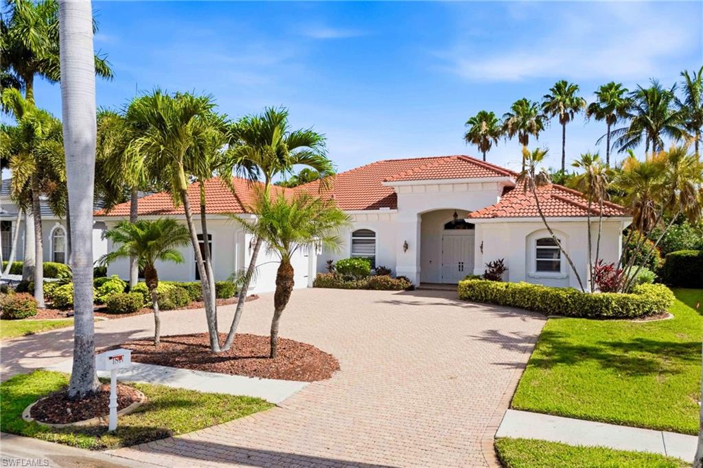 1817 Lagoon LN
