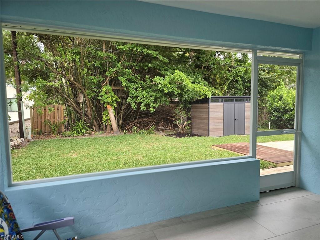 screened lanai with fan