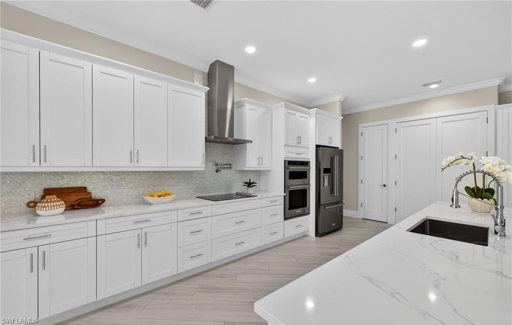 6461 Livingston Woods LN photo 9