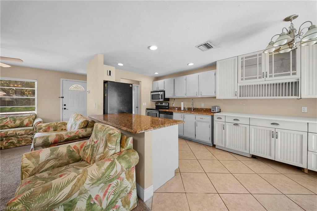 1583 Sunkist WAY