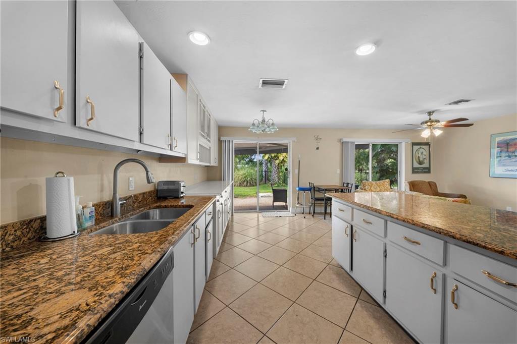 1583 Sunkist WAY