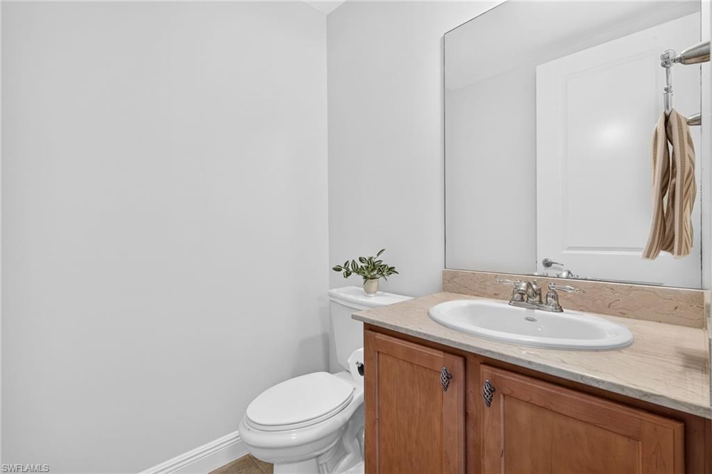 Powder Room (3rd bathroom)