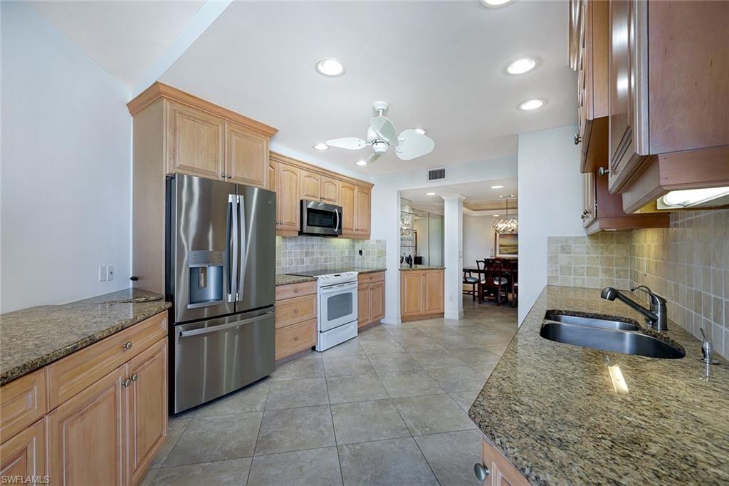220 Collier BLVD 1404 photo 6