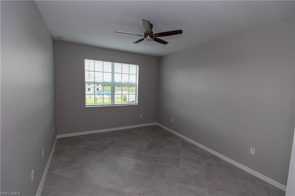 15908 Green Acres AVE 4421 photo 13