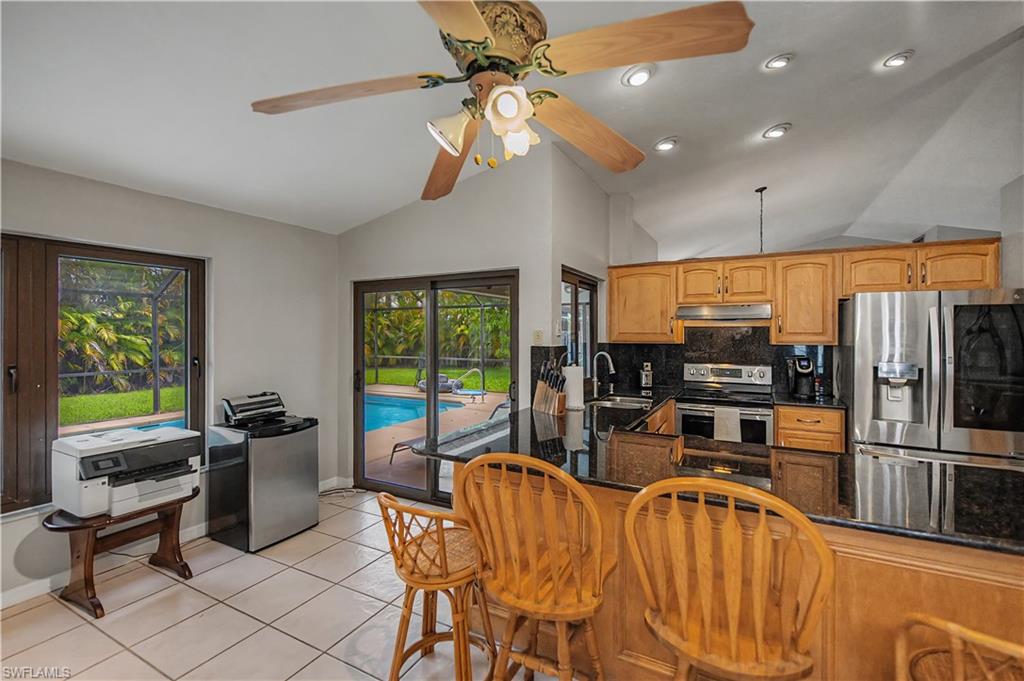 242 SW 45th TER photo 6