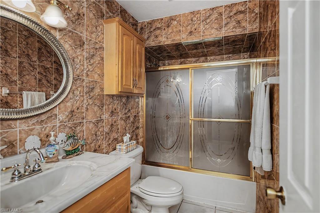 242 SW 45th TER photo 17