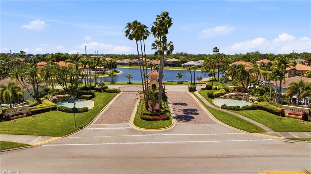 Welcome to Silverlakes - Lakefront Gateway Community