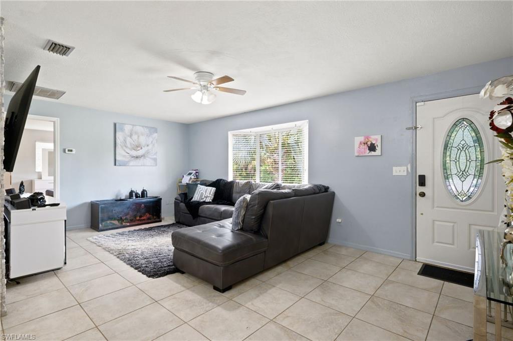 209 Felix AVE N photo 10