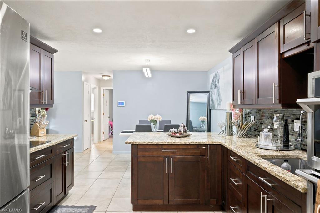 209 Felix AVE N photo 18