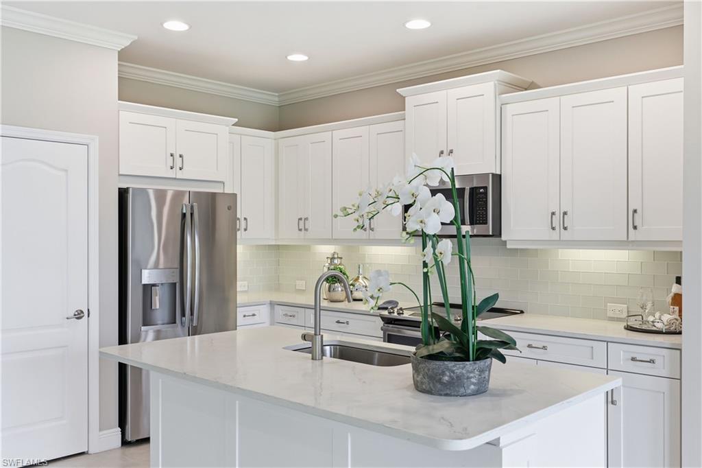 6966 Avalon CIR 908 photo 7