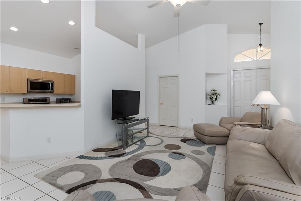Vaulted ceilings, tile flooring,