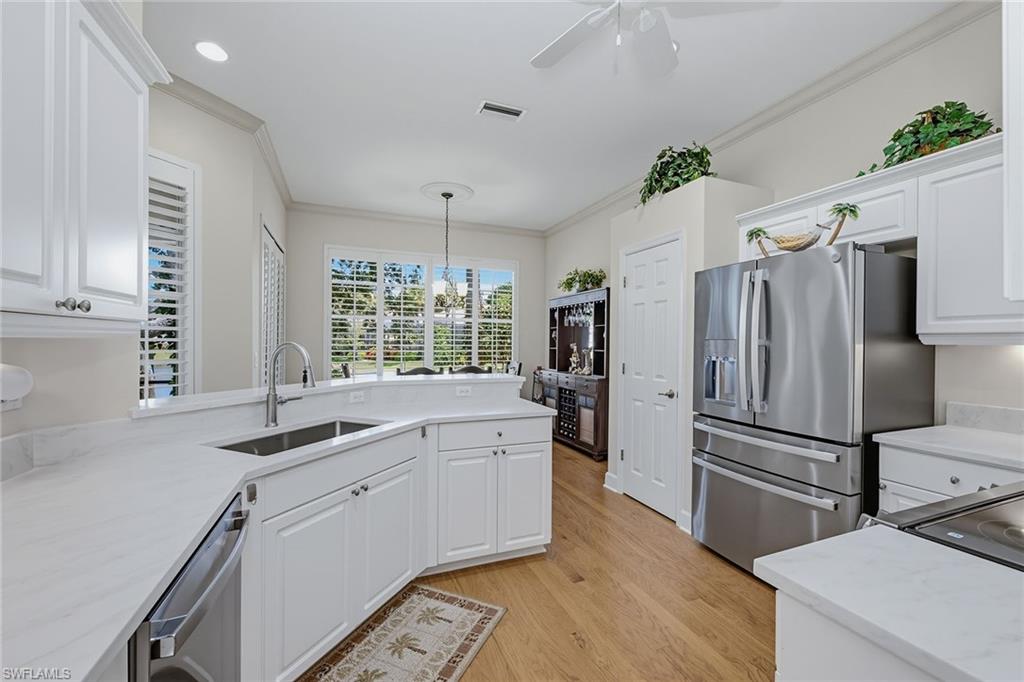 2325 Island Cove CIR