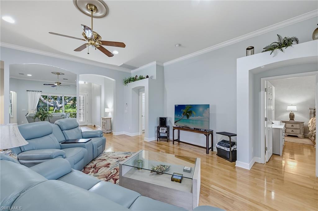 2325 Island Cove CIR photo 9