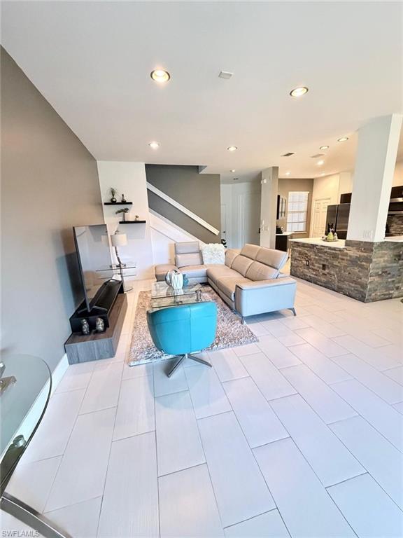7317 Bristol CIR photo 11