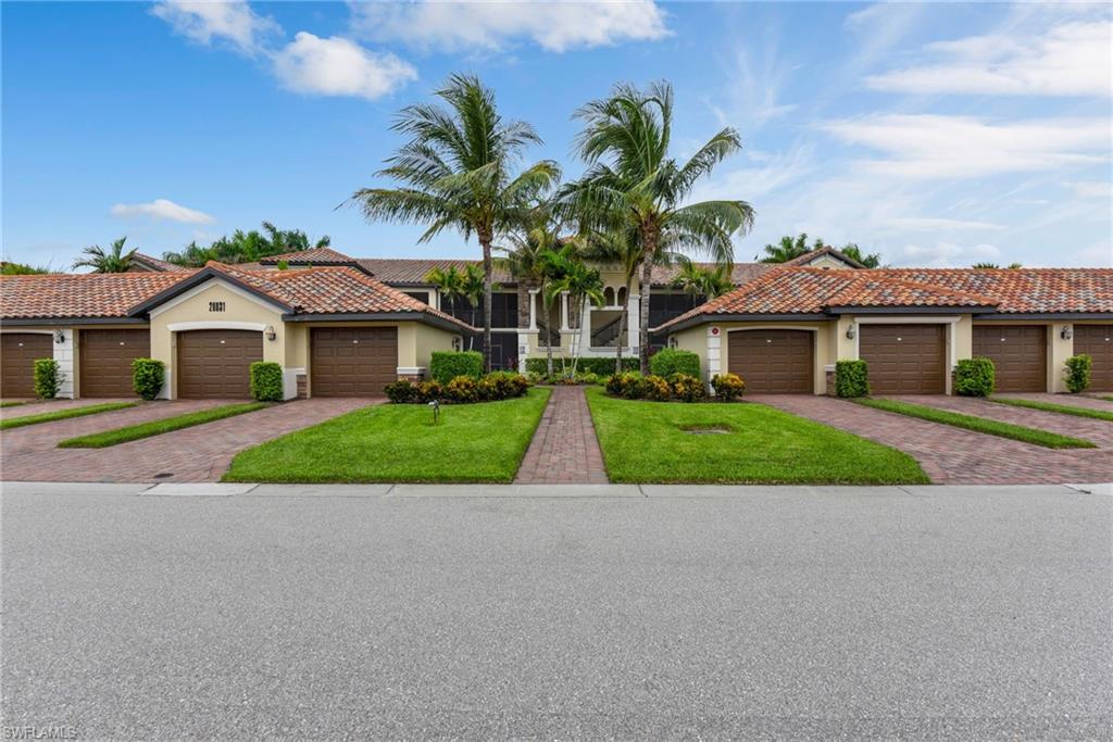 Updated 2nd Floor Condo with detached 1 car garage