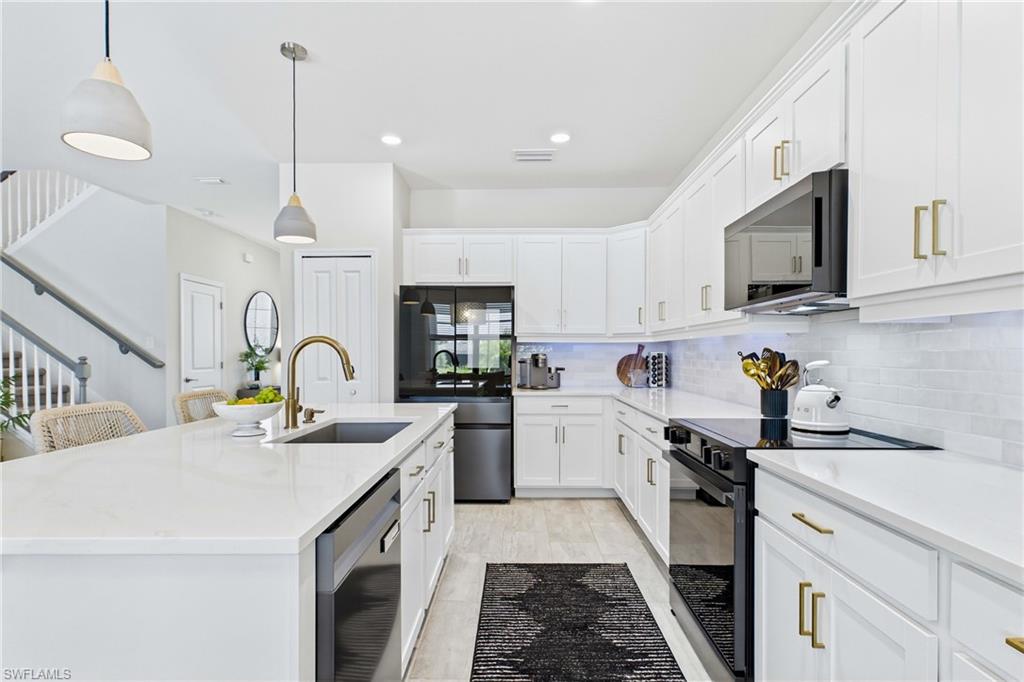 13883 Pine Lodge LN photo 16