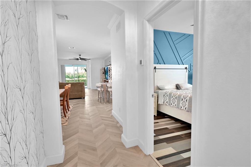 hallway/foyer