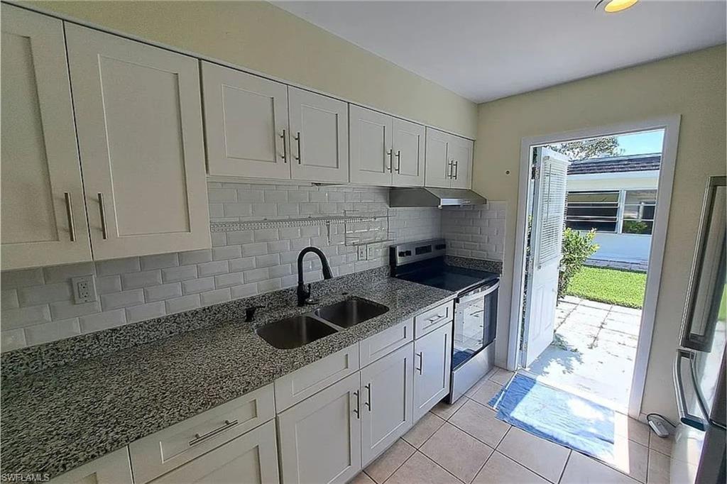11 Hamlin CT photo 12