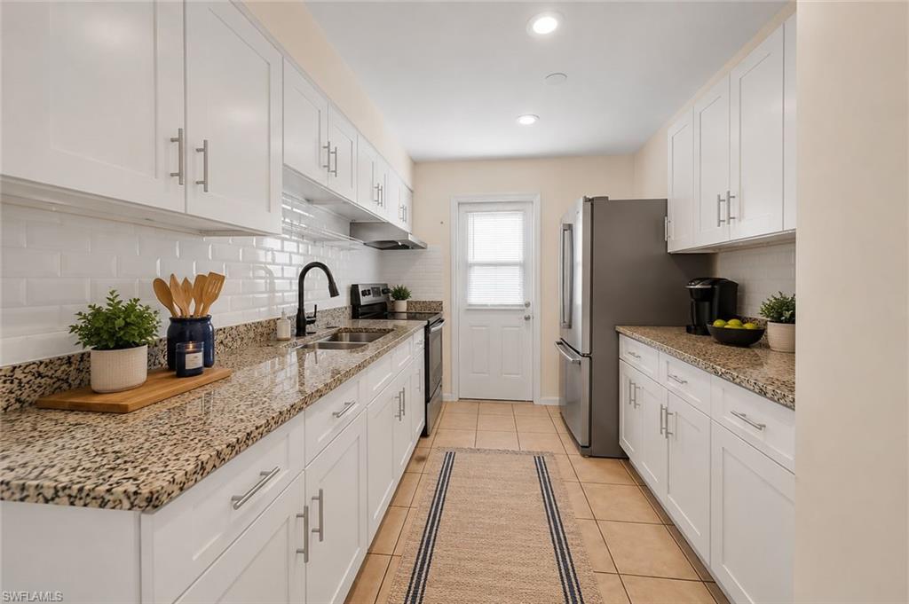 11 Hamlin CT photo 9