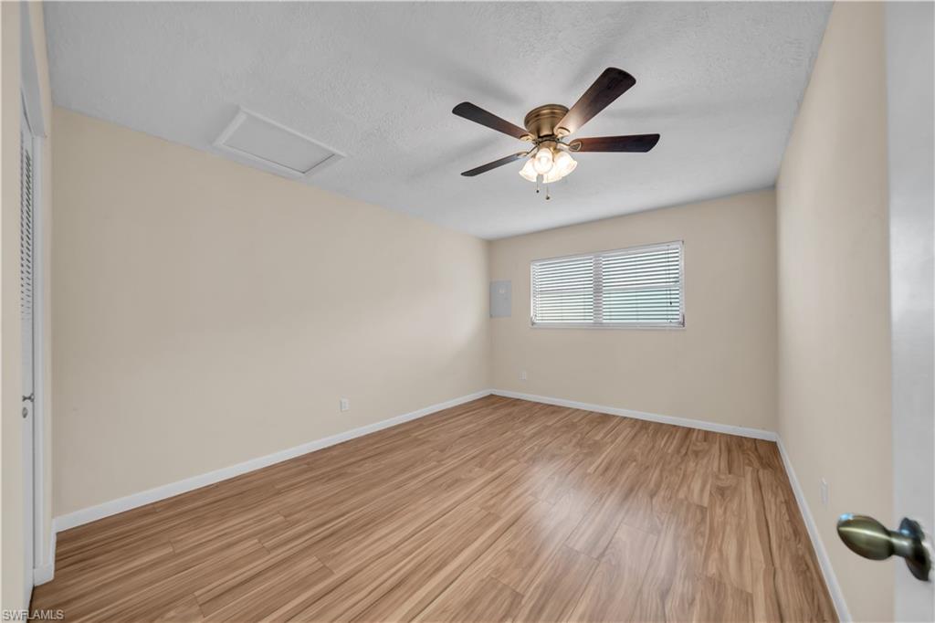 11 Hamlin CT photo 18