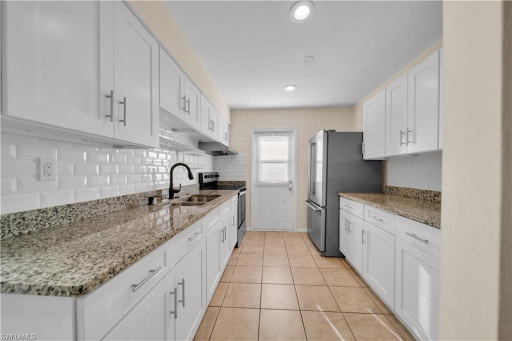 11 Hamlin CT photo 8