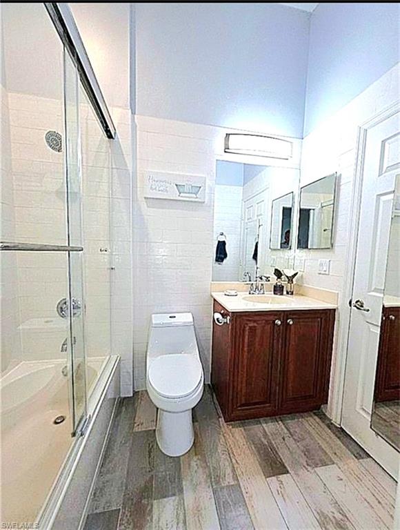 6355 Lexington CT 201 photo 23