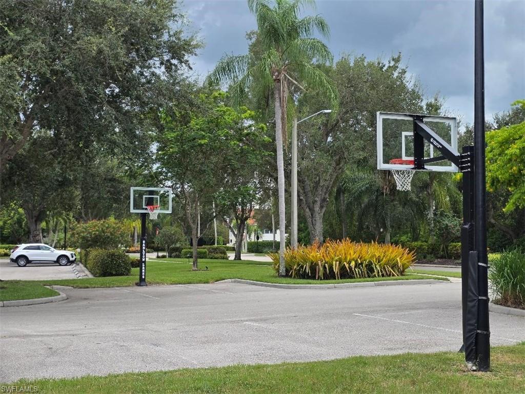 BASKETBALL