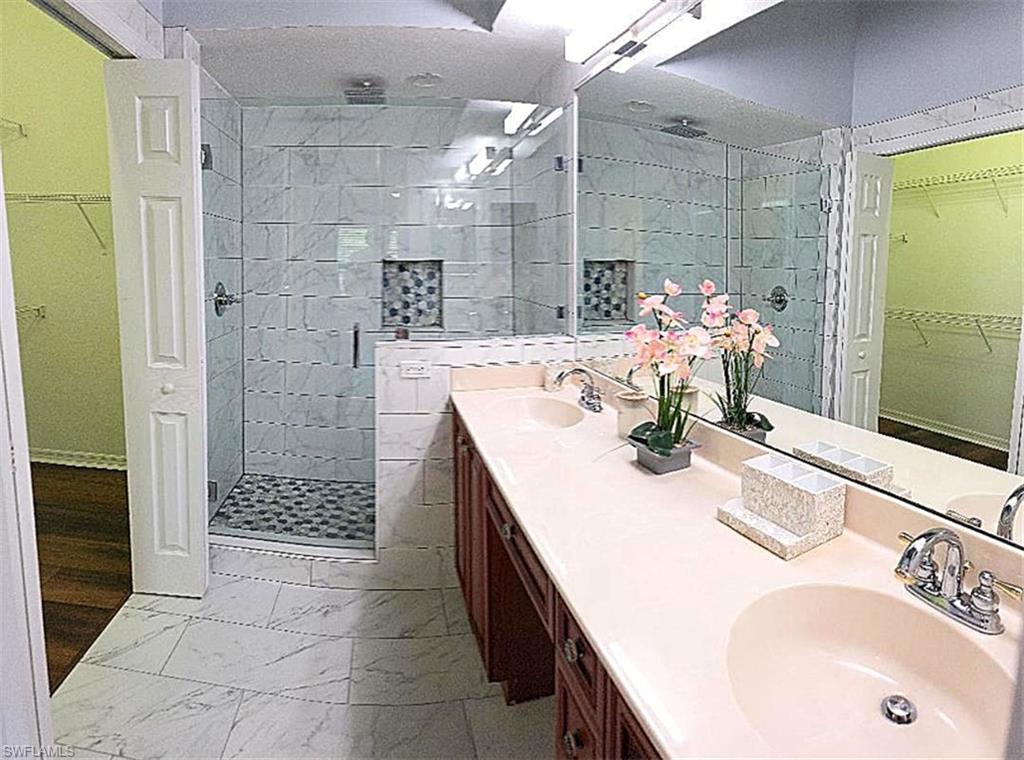 BEDROOM SUITE