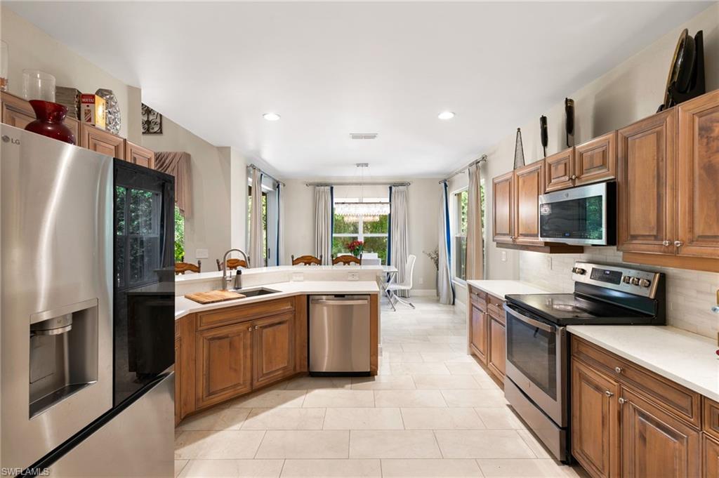 6561 Autumn Woods BLVD photo 7